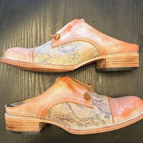 Freebird Women's Orange and Cream Mules - Picture 4 of 6